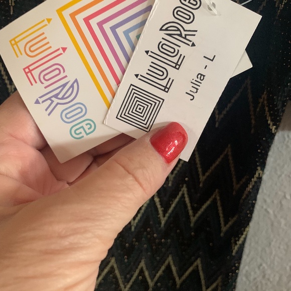 🖤LuLaRoe NWT women’s black dress chevron design w/short sleeves 💫 - Picture 4 of 8